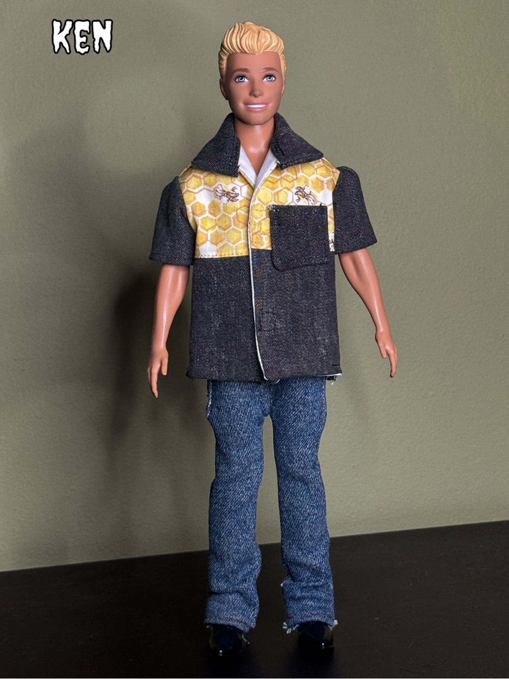 Handcrafted western style chambray doll shirt with honeycomb and bee print-OOAK - Picture 4 of 11